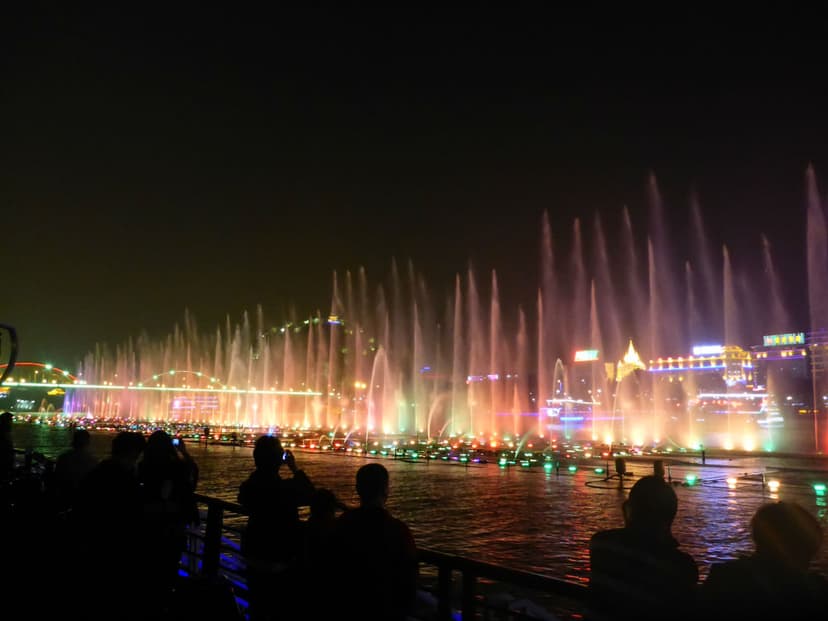 Liuzhou, Guangxi - Wasserspiele im Stadtzentrum