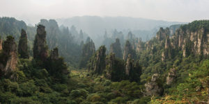 Das Weltnaturerbe Wulingyuan mit seinen verwunschenen Sandsteinpfeilern ist einer von vielen Gründen für den wachsenden Tourismus in China